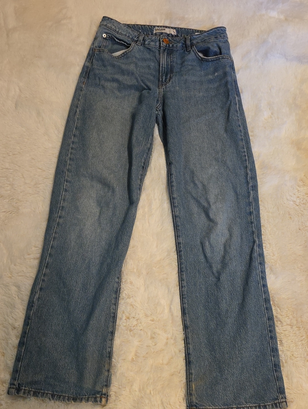 Garage Women's Straight Leg Jeans in Medium Blue Denim